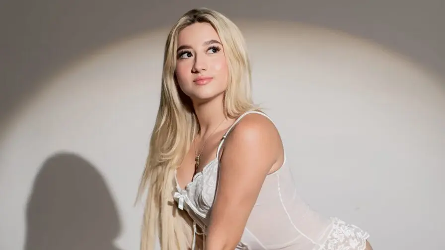 View more of AliciaReign