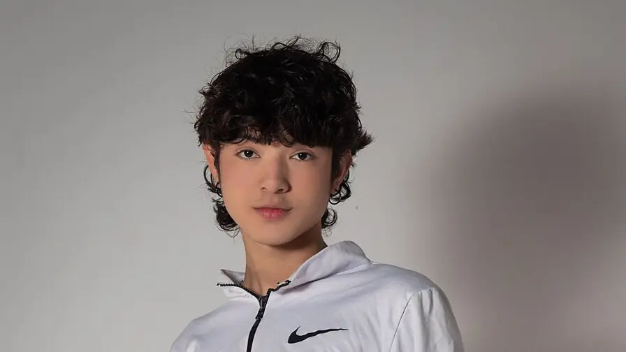 View more of ElliotFontaine