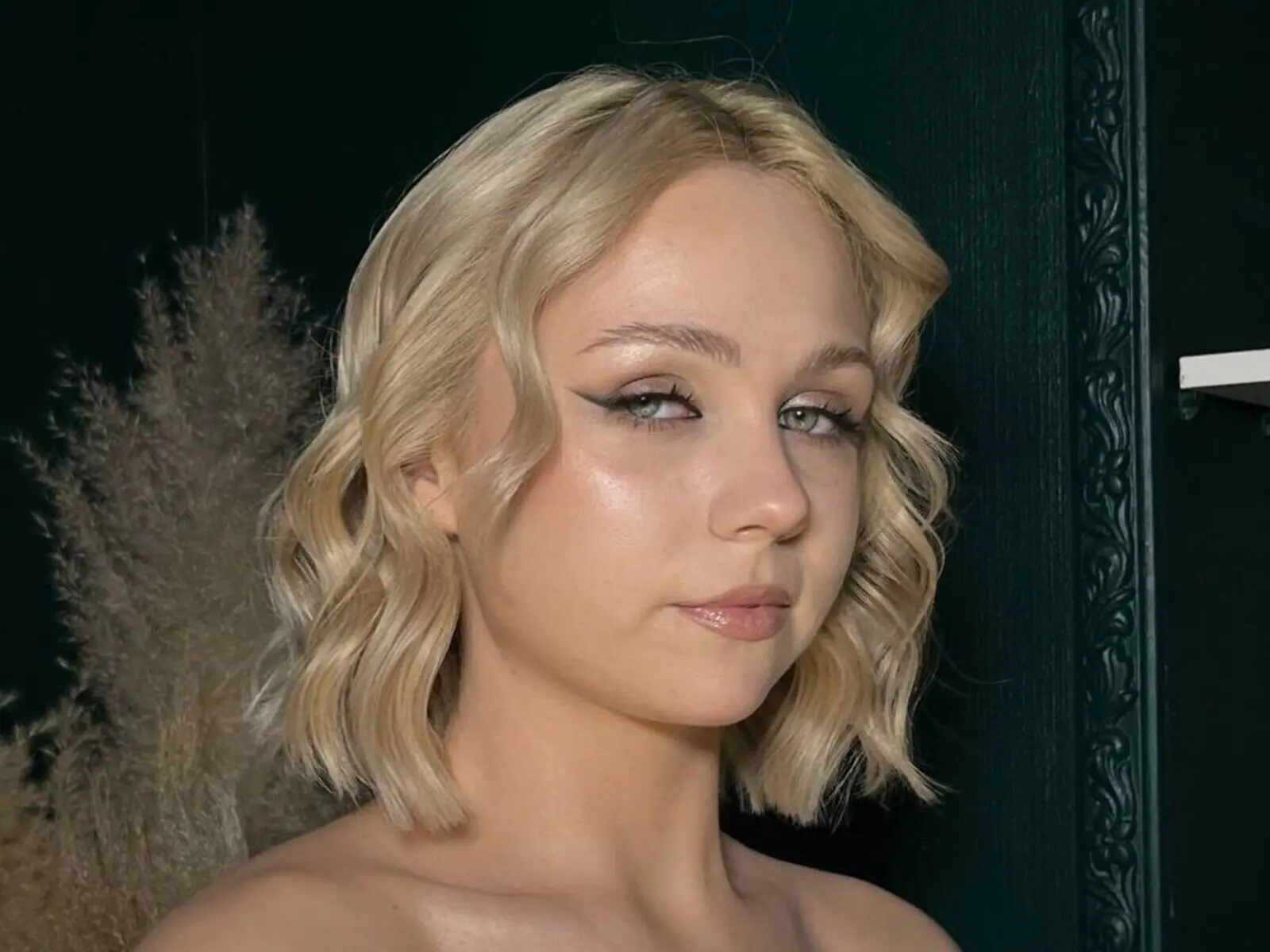 View more of LikaDeMoon