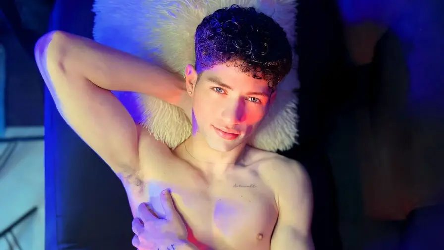 View more of MattiaPetit